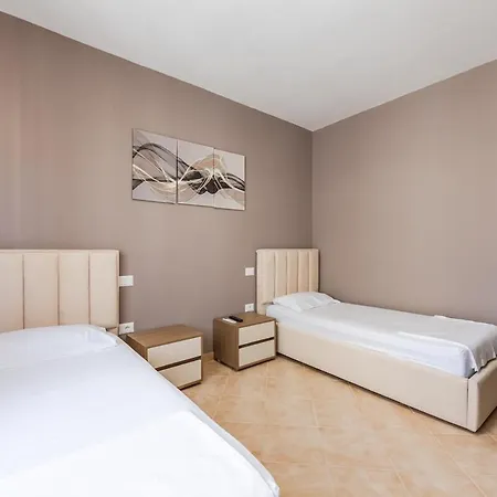 Coastal Living Retreat 2br In Lungomare By Pikhost