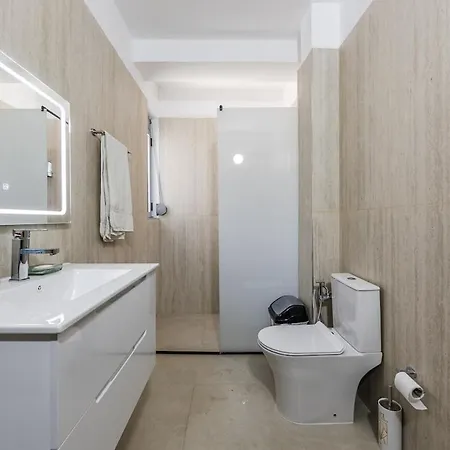 Coastal Living Retreat 2br In Lungomare By Pikhost