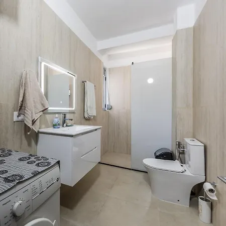 Coastal Living Retreat 2br In Lungomare By Pikhost * Влёра