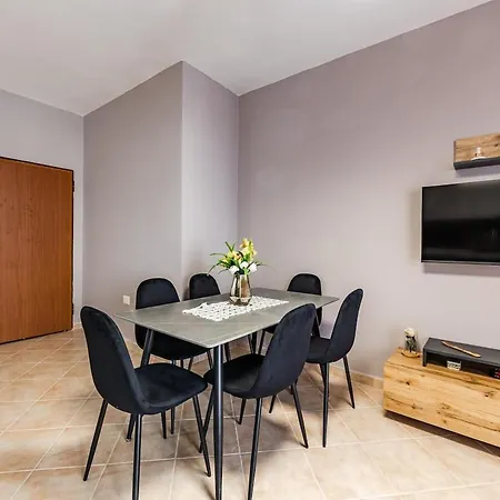 Апартаменты Coastal Living Retreat 2br In Lungomare By Pikhost *